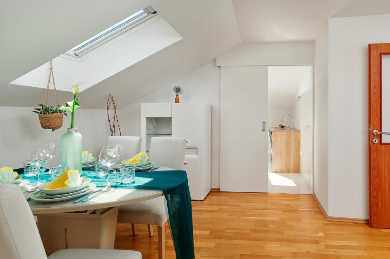 Modern & Spacious Rooftop Apartment With Natual Sunlight Split Buitenkant foto