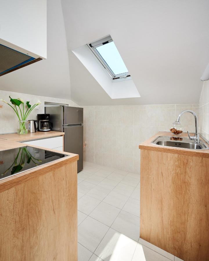 Modern & Spacious Rooftop Apartment With Natual Sunlight Split Buitenkant foto