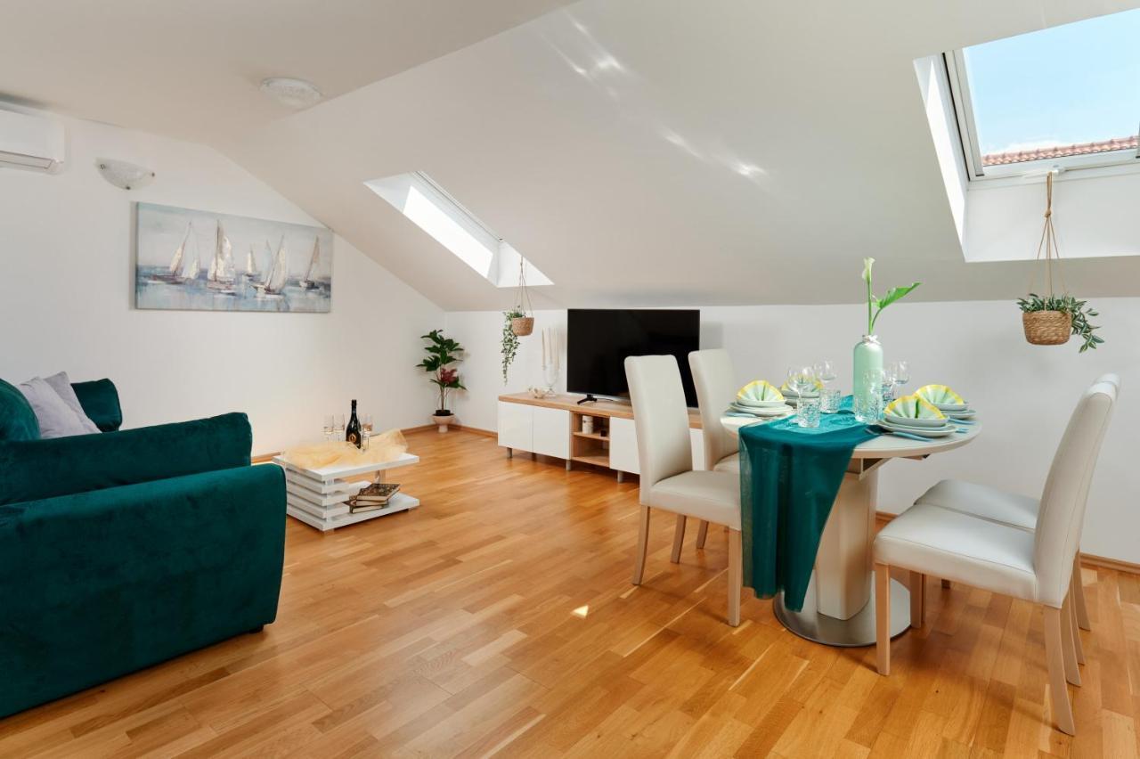 Modern & Spacious Rooftop Apartment With Natual Sunlight Split Buitenkant foto
